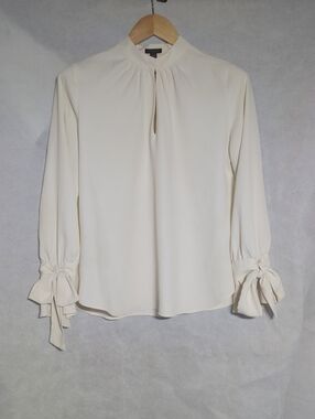 Ann Taylor Petite M  Elegant Cream Tie-Sleeve Blouse